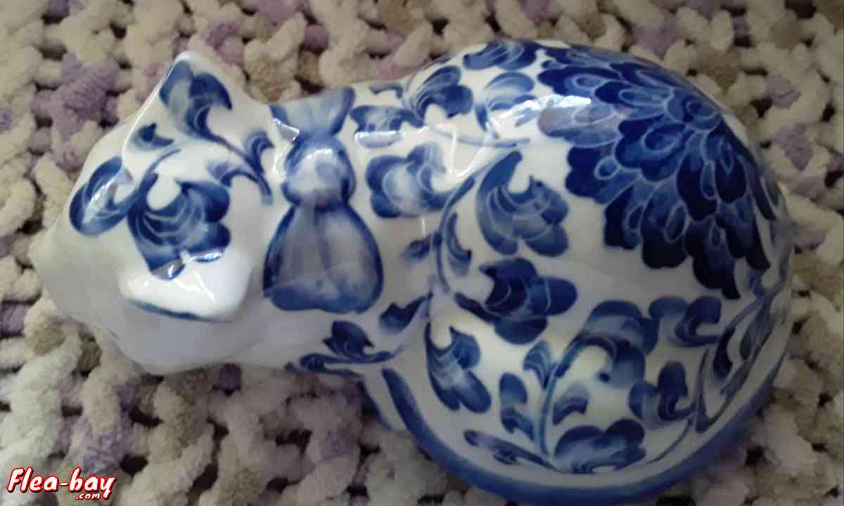 ANDREA SADEK PROCELIAN CAT