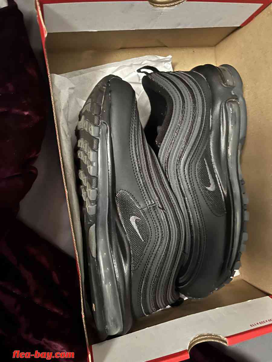 Name brand shoes and handbag