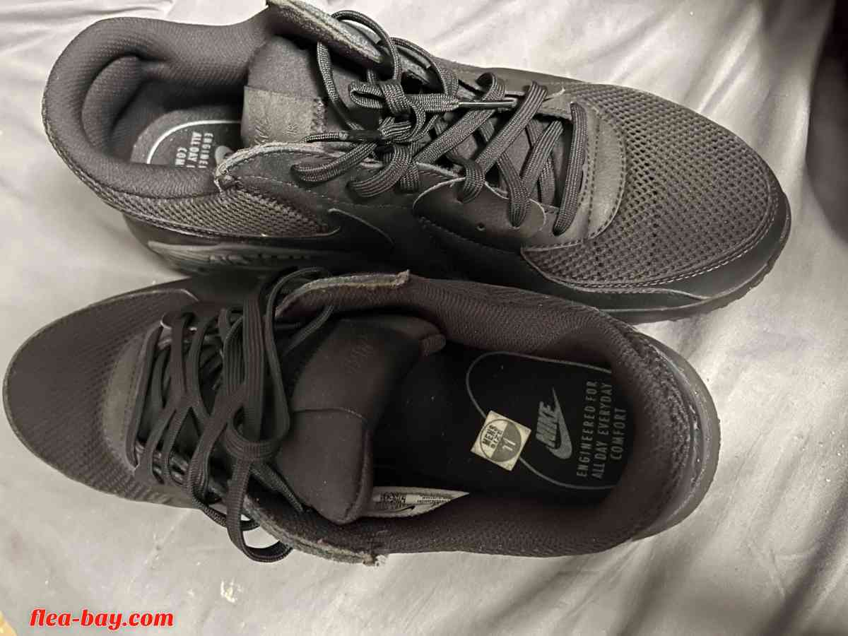 Name brand shoes and handbag