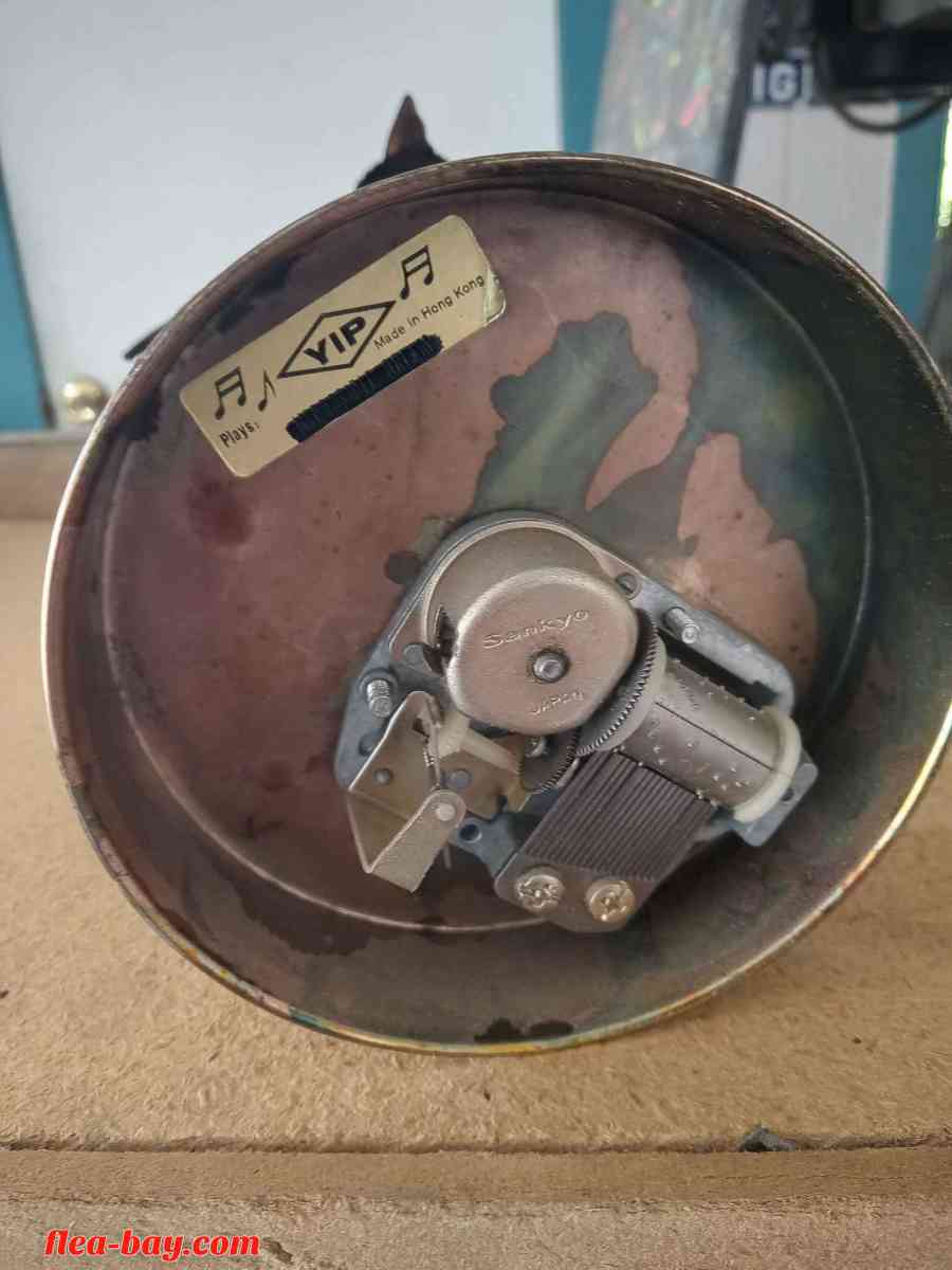 Vintage Owl Music Box