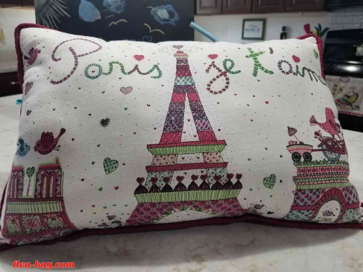 Throw Pillow Paris Je Taime 20" Long  x 13" Tall