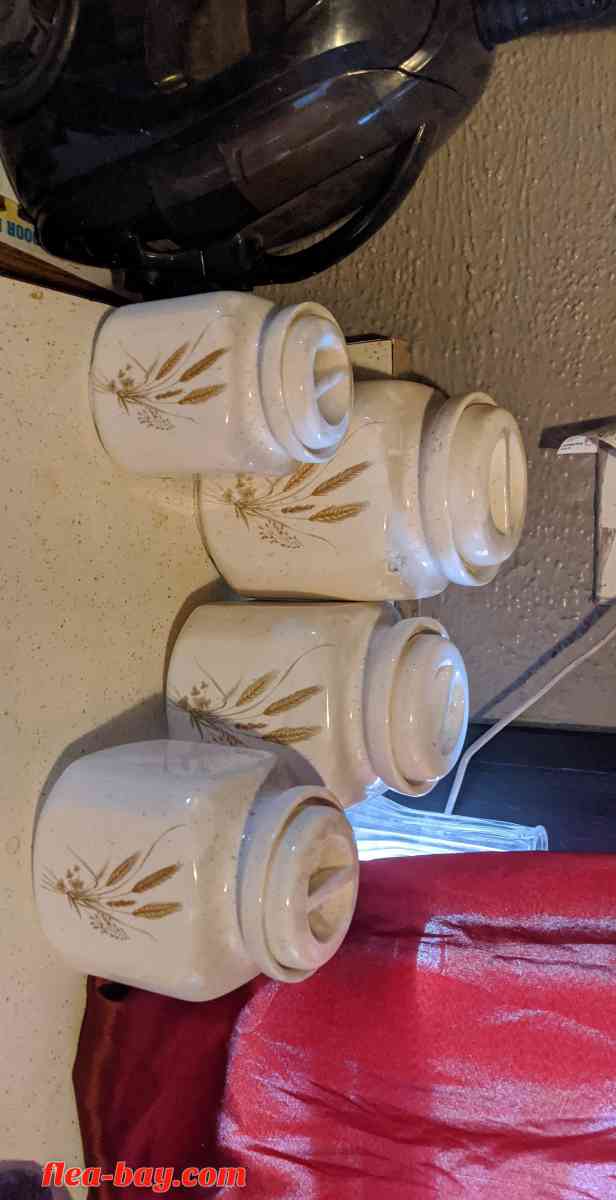 4 different size spice jars