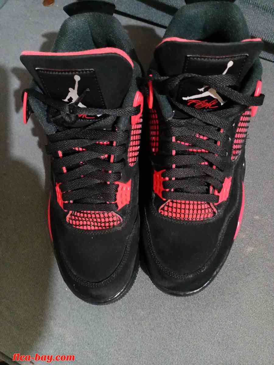 Jordan retro thunders 4