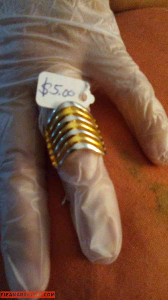 Silver and Gold Finger Ring. Size 10. Women's ring.