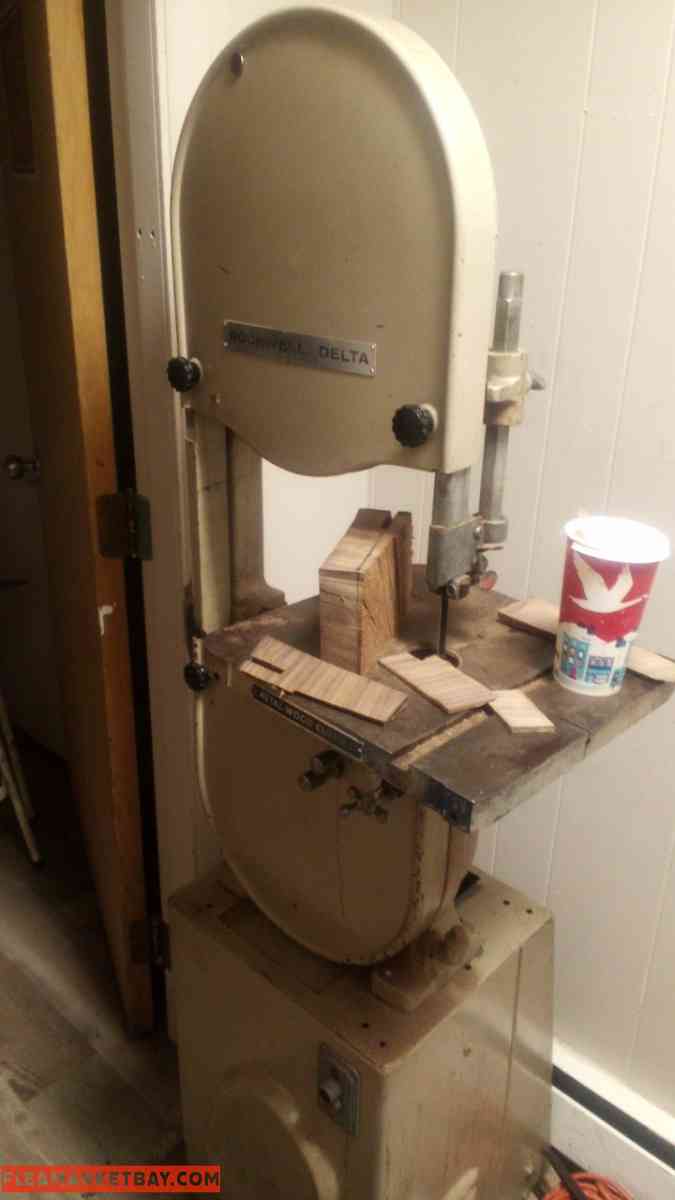 1970's model Delta/Rockwell industrial bandsaw,metal wood .