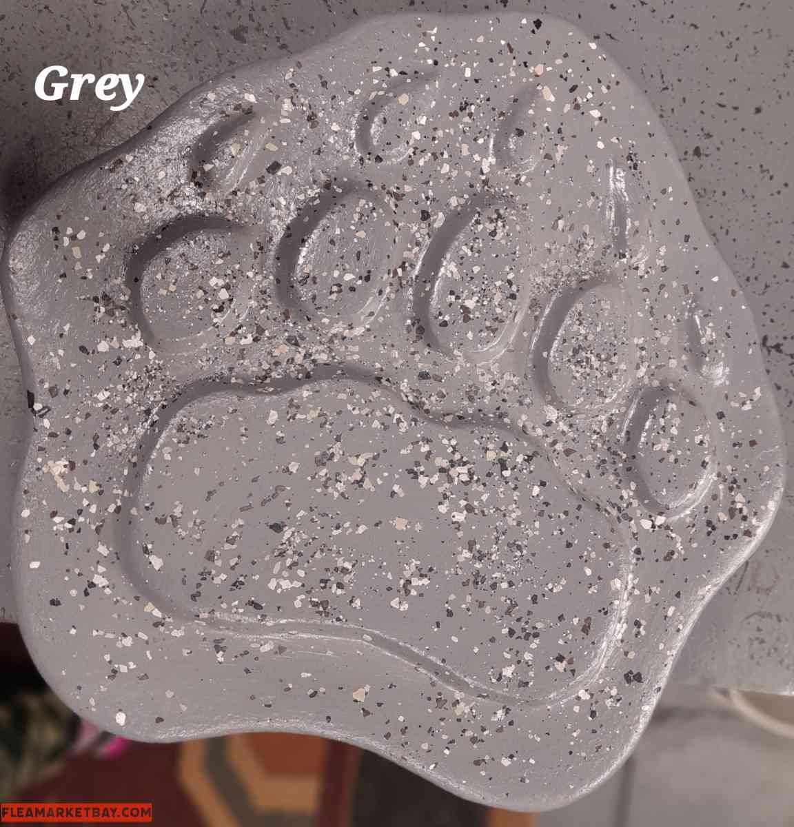 Bear Paw Stepping Stones