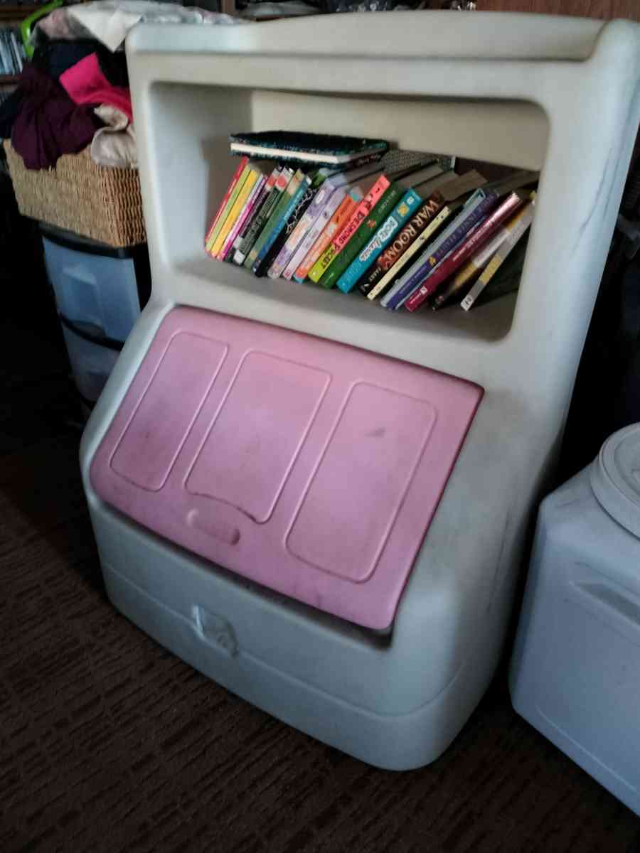 ToyBox w/built-in Book Shelf