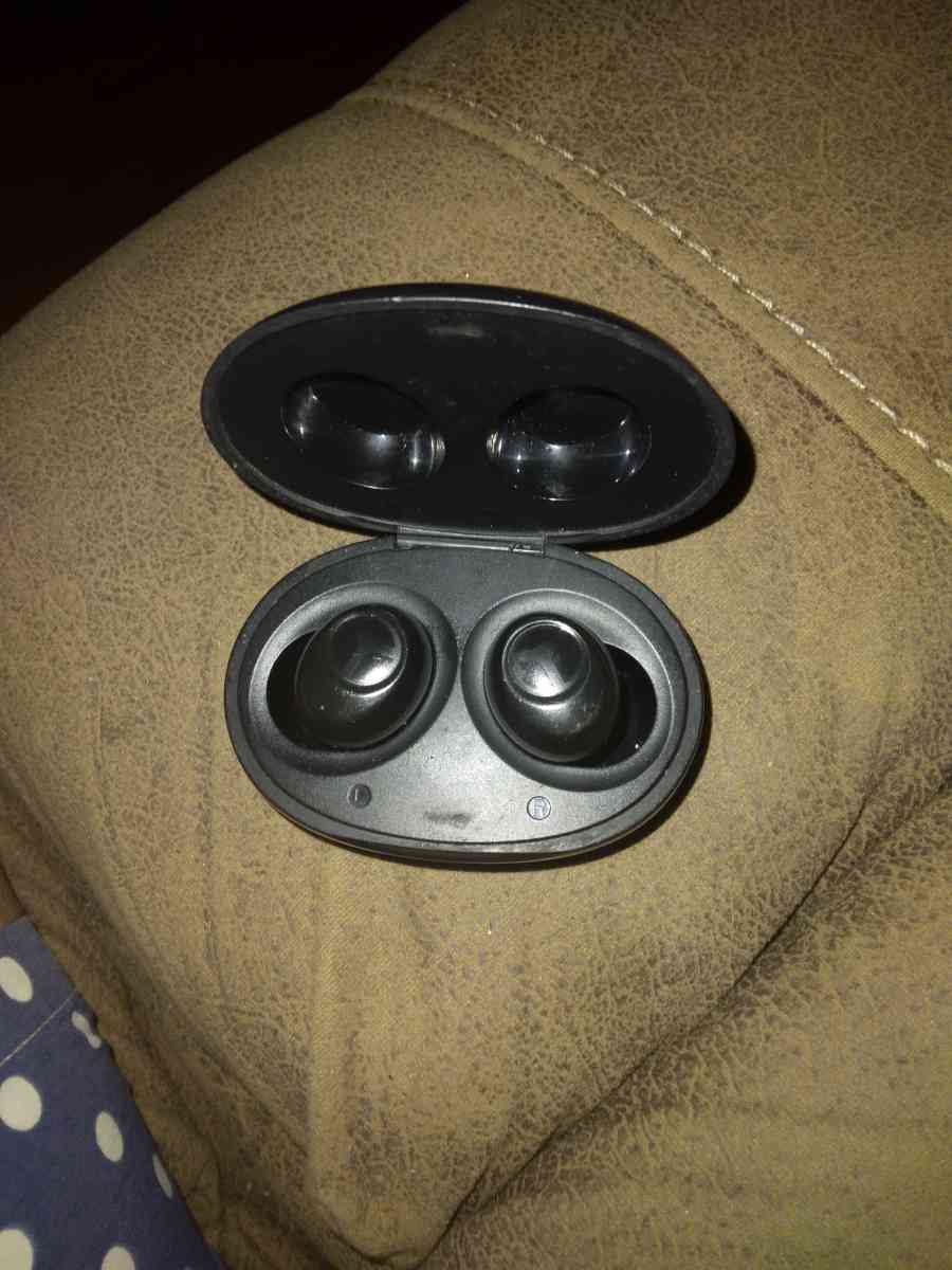 brand spanking new apple headphones and water proof earbuds