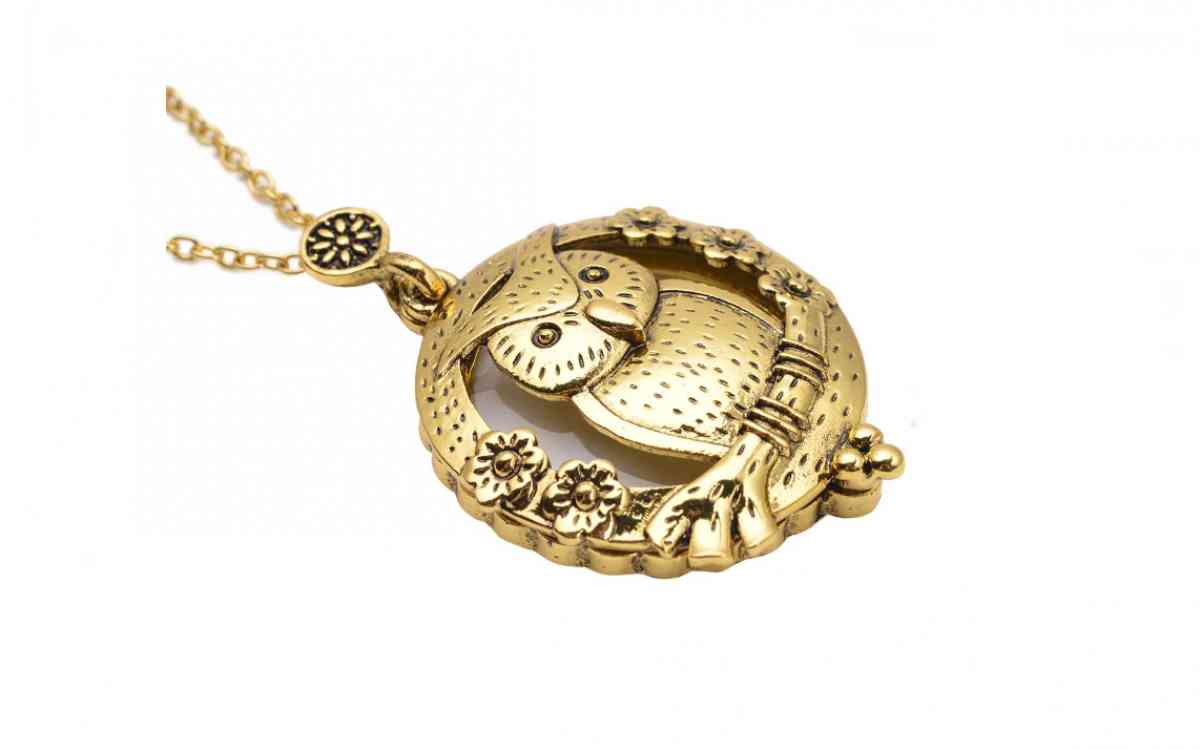Adorable Owl magnifying glass necklace, 30"