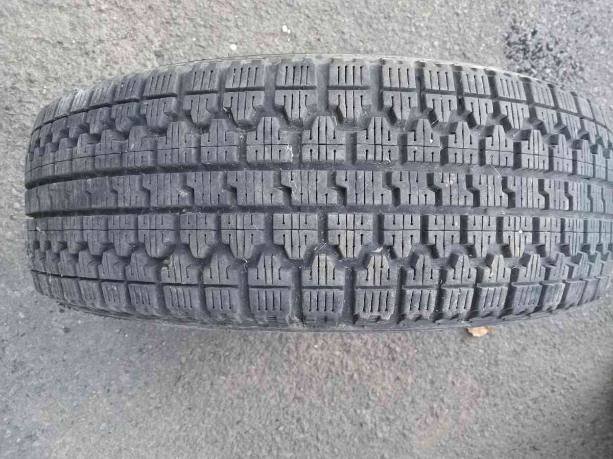 Really nice Tire with excellent tread 185 70 R14