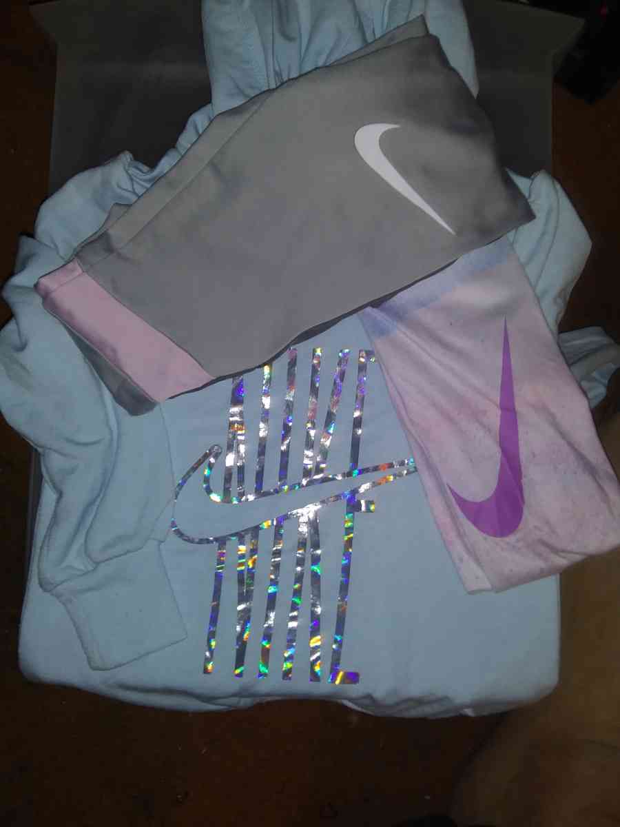Girl's big 4t/5. Nike & DKNY