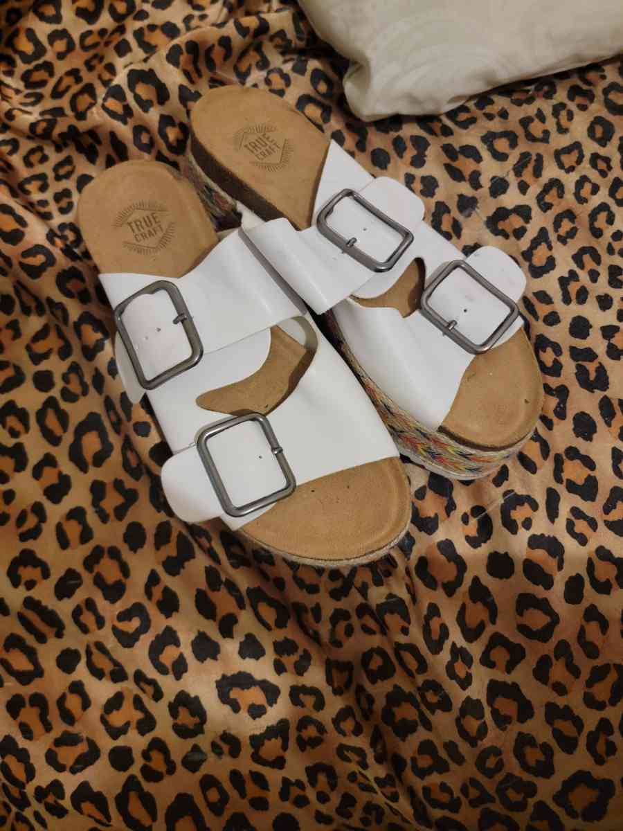 womens size 7 sandals NEW