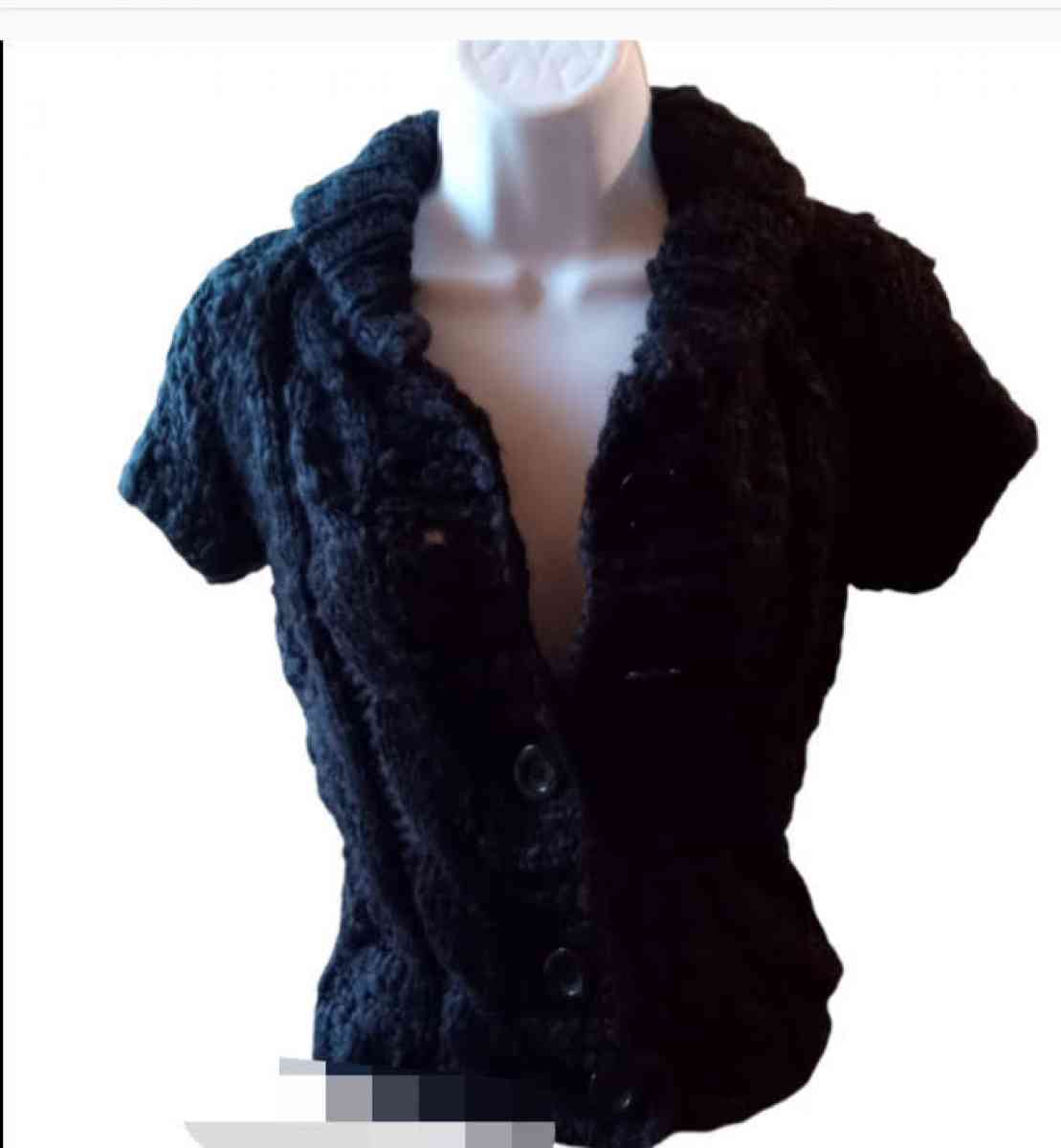 NWT VIVIENNE TAM BLACK SHORT SLEEVE SWEATER, XS