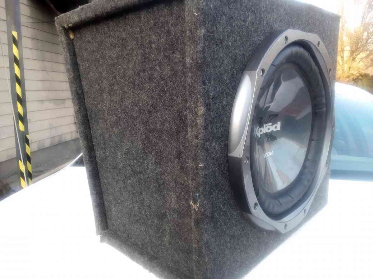 sony Xplod 1200 watt subwoofer speaker and cabinate .