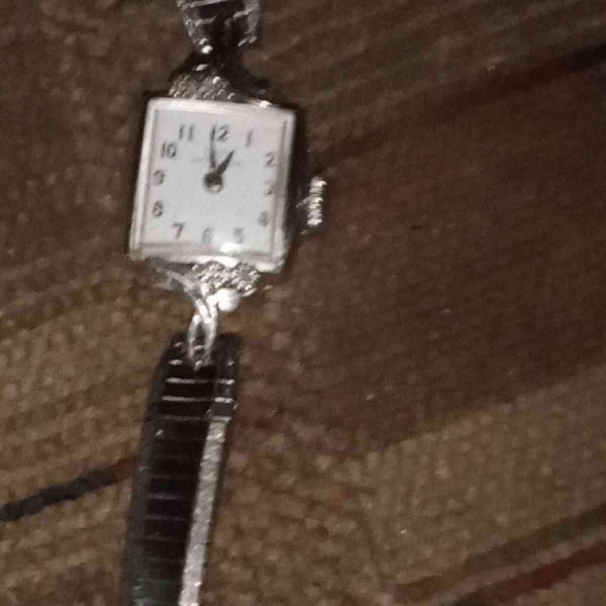 lady Hamilton Diamond wind up watch