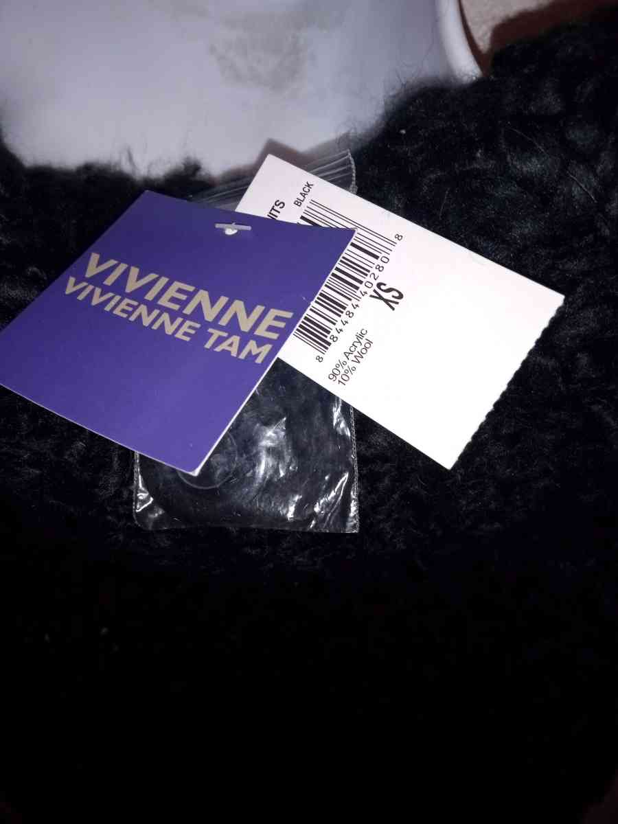 NWT VIVIENNE TAM BLACK SHORT SLEEVE SWEATER, XS