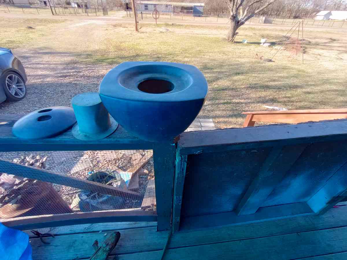 metal black outdoor ashtrays