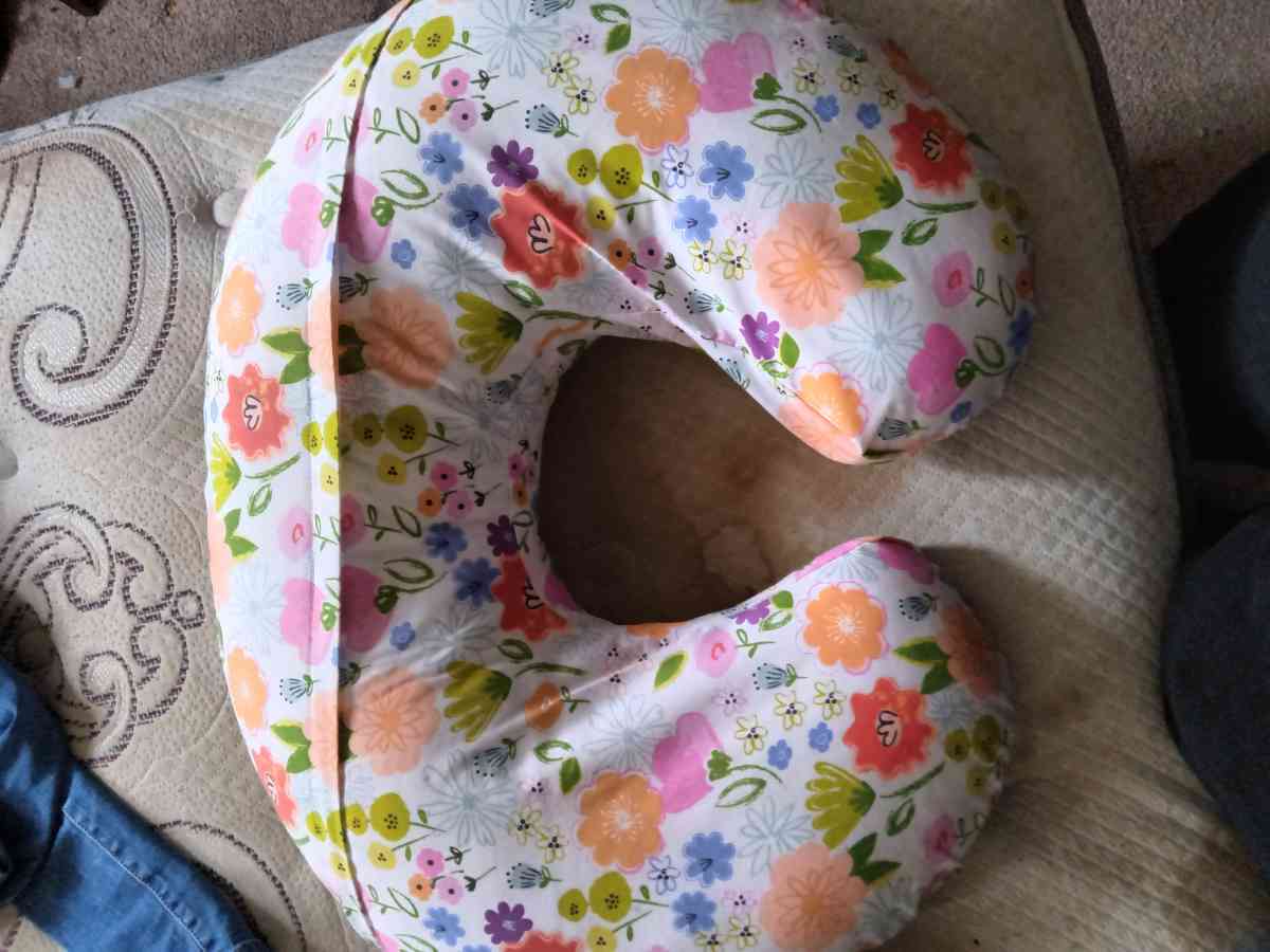 boppy pillow and cover