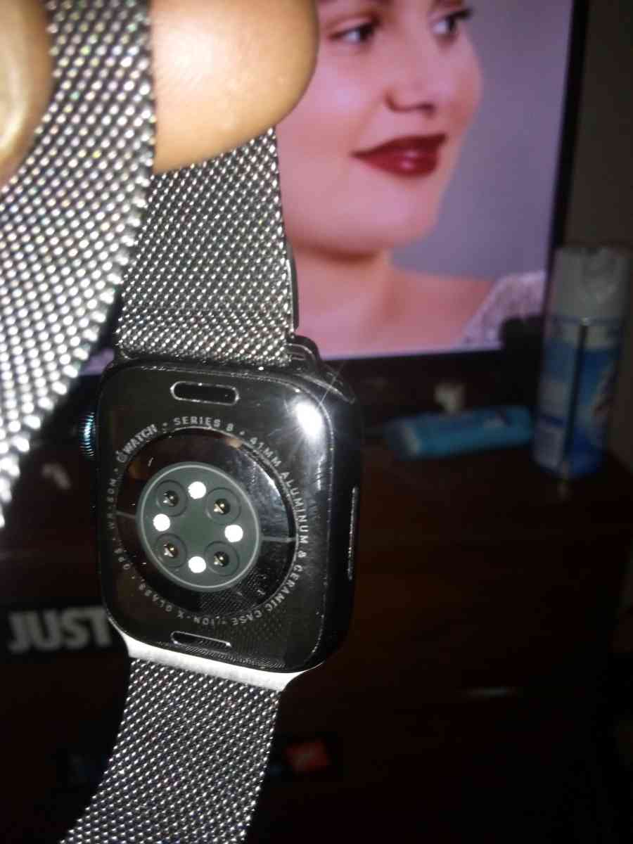 Apple watch series 8
