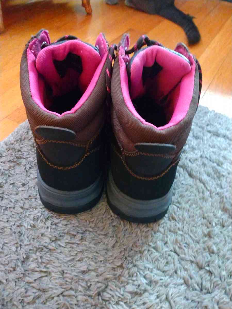 still toed work boots