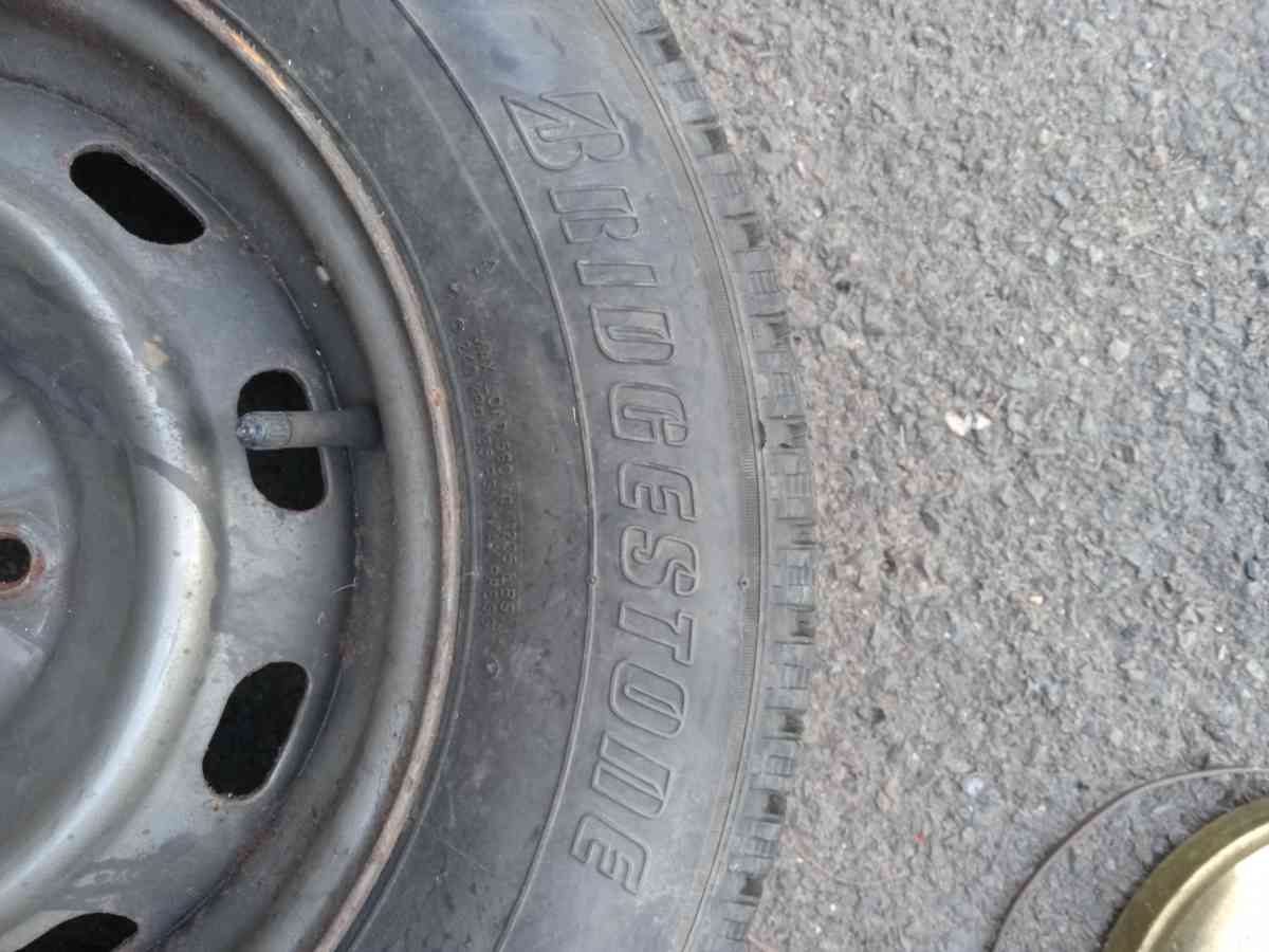 Really nice Tire with excellent tread 185 70 R14