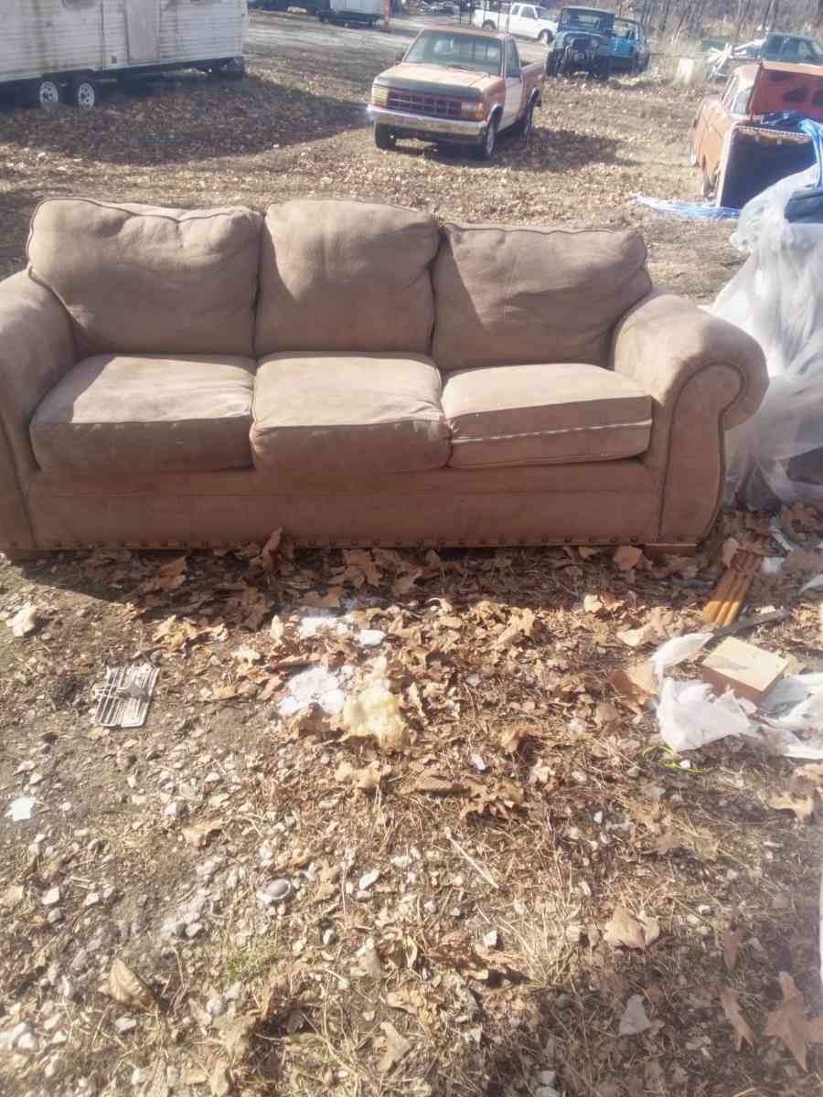 very very nice couch