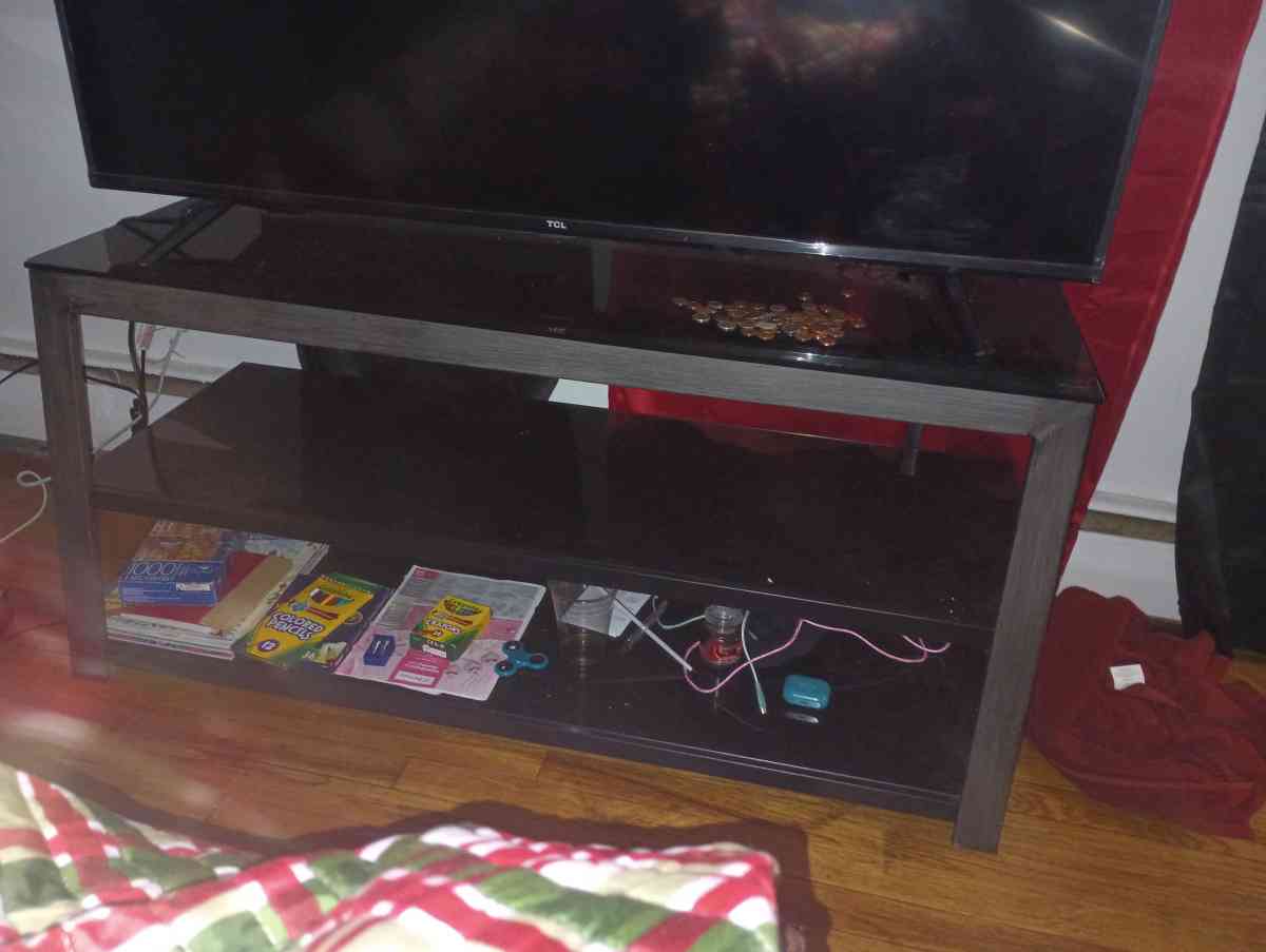 60 inch Roku TCL tv Glass TV stand