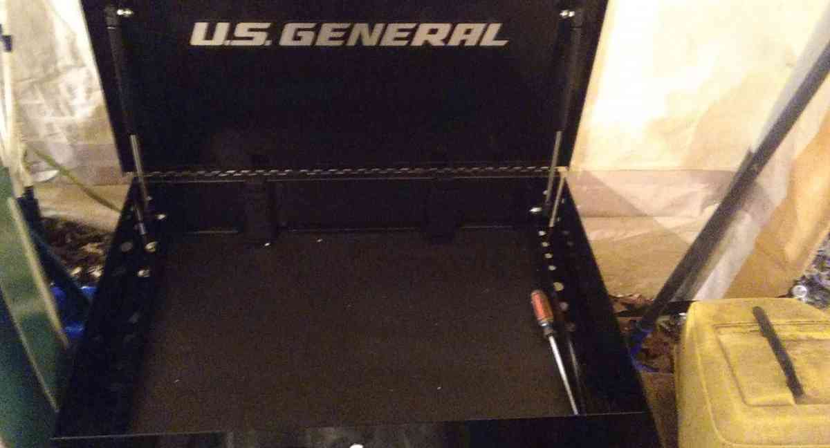 US GENERAL 26 INCH TOOL BOX