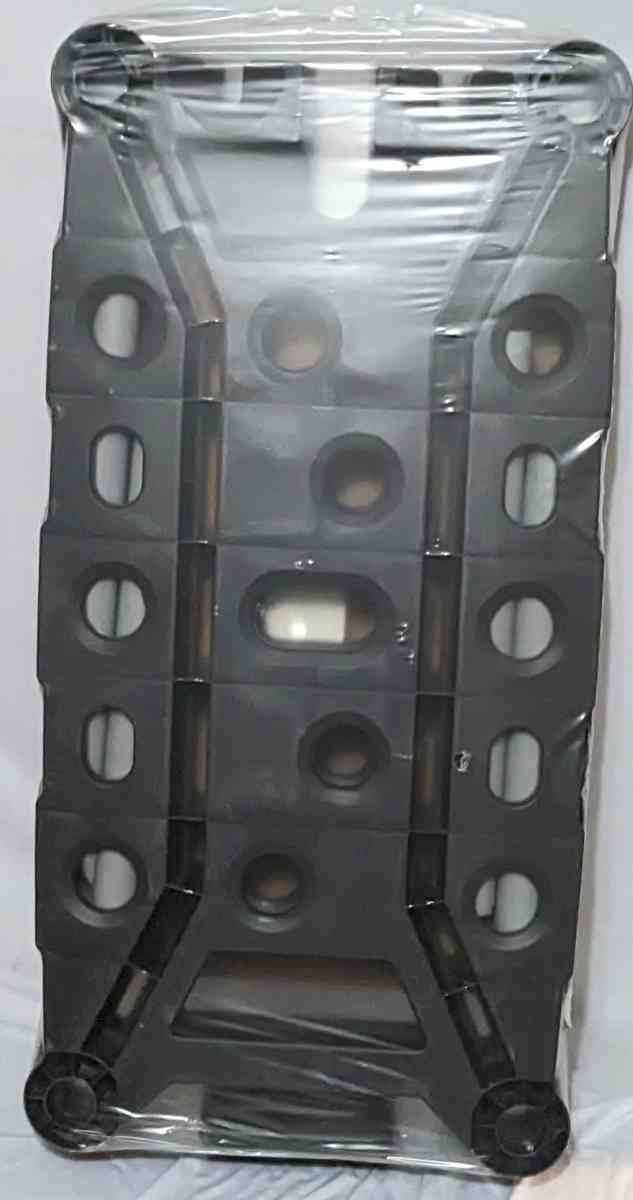 Rubbermaid tool tower holds up to 36