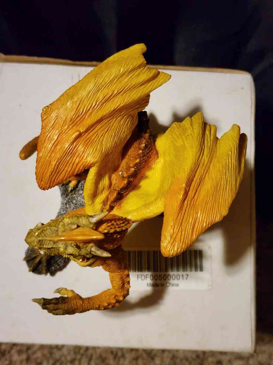 Danbury Mint Fabulous Dragons  Grindalyx Collectible