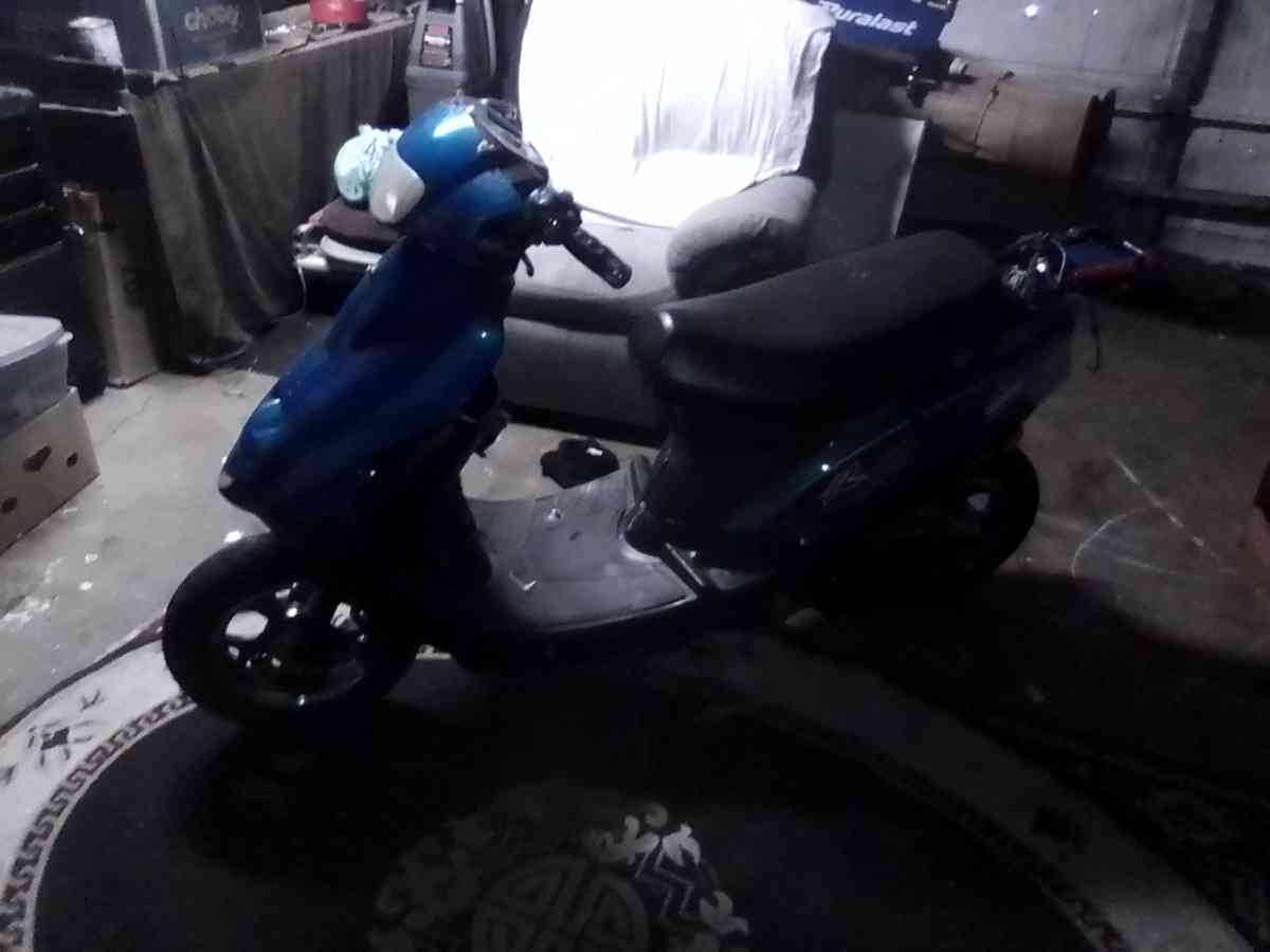 2020 revolution boom 50cc moped