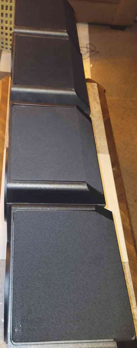 Really nice pair of Bose bookshelf speakers