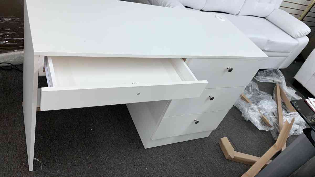 Escritorio economico Ofrezco financiamiento Contactame