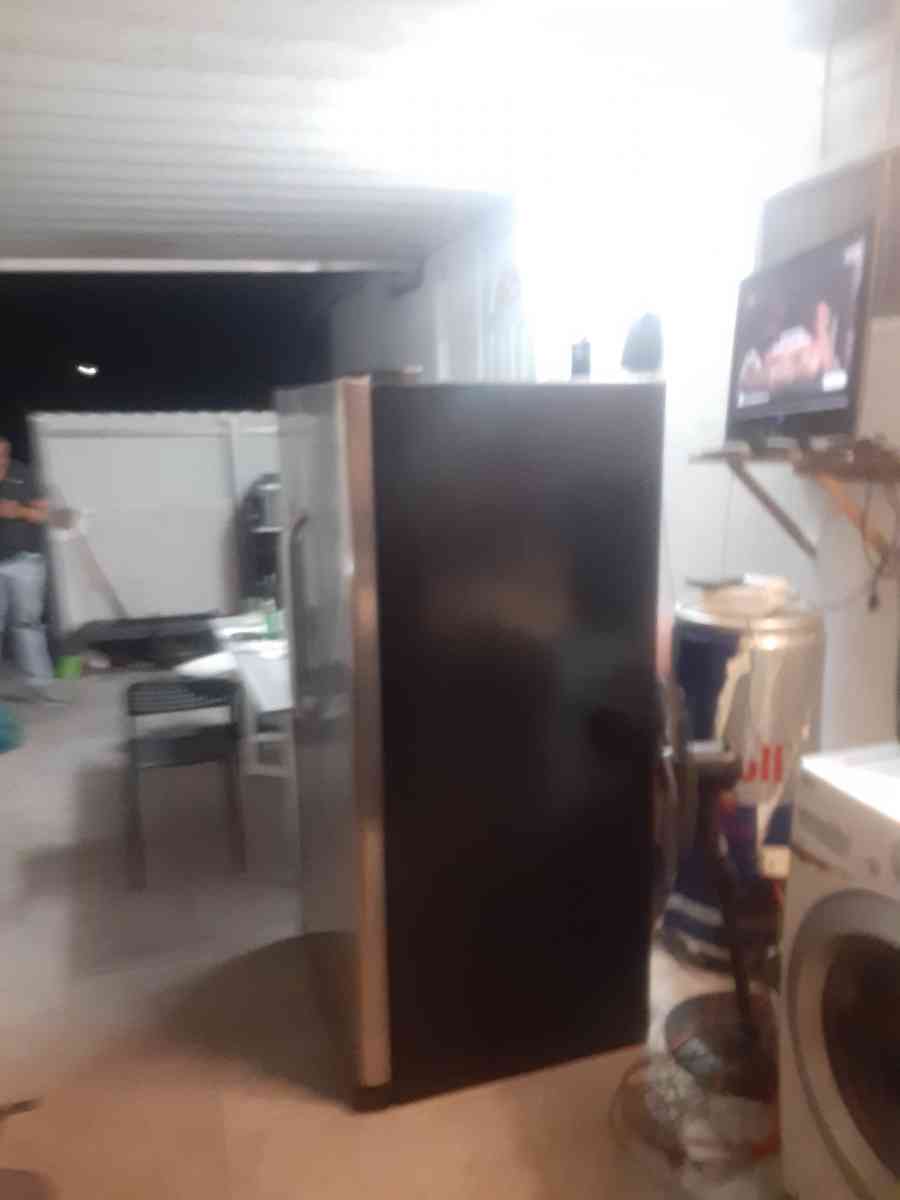 Stainless steel exterior Upfront electronic dial temperatur