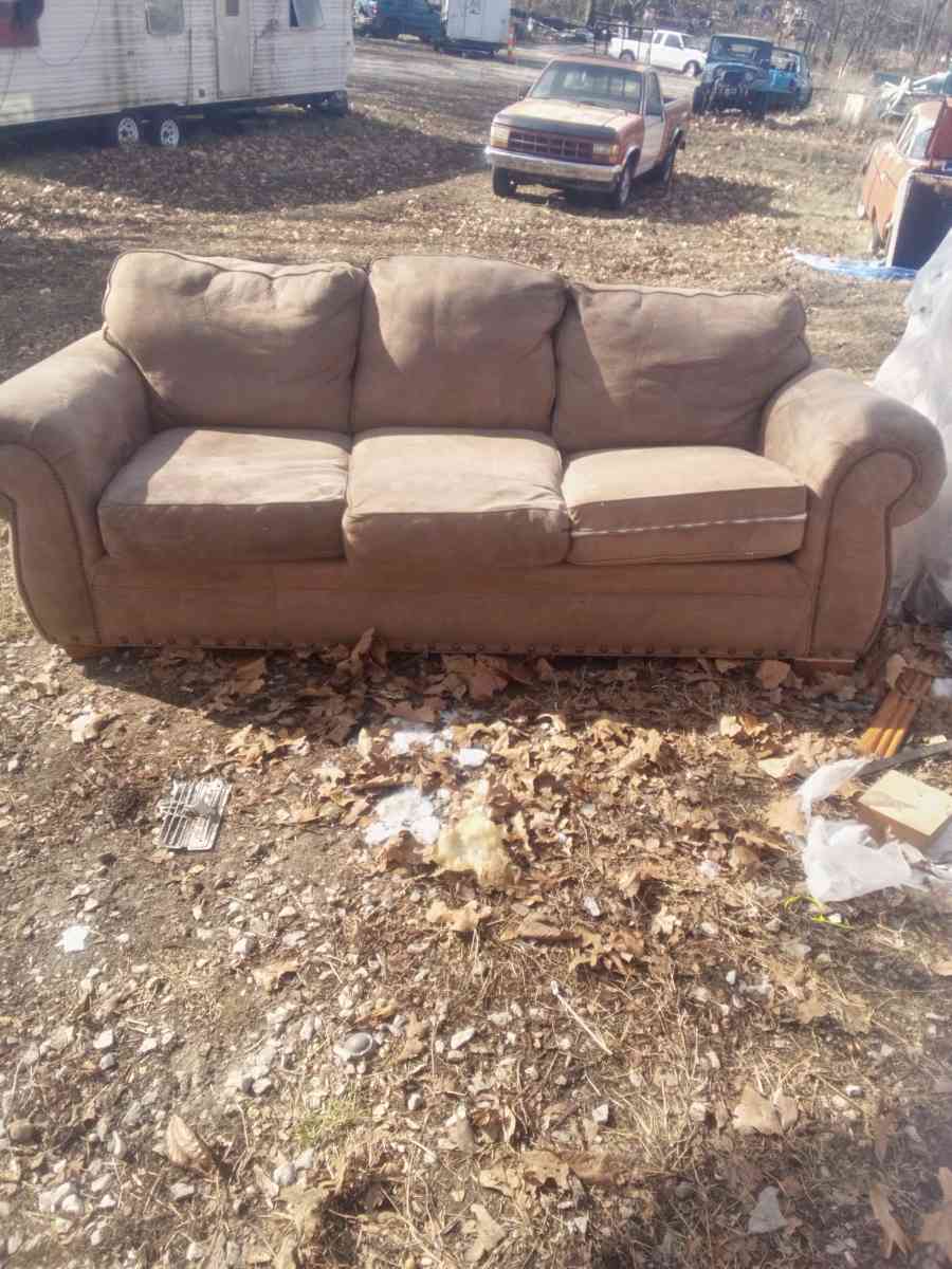 very very nice couch