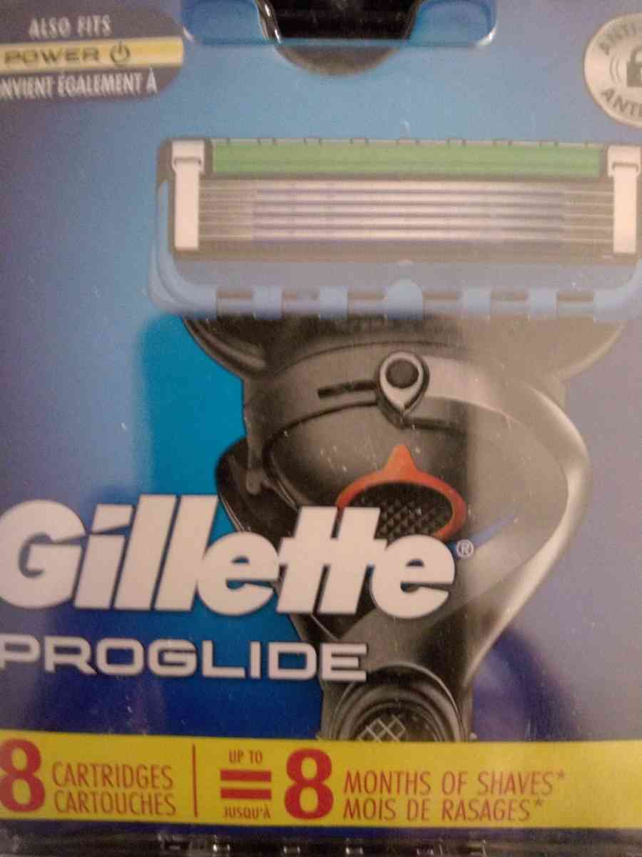 Gillette mens proglide xs cartridge in box