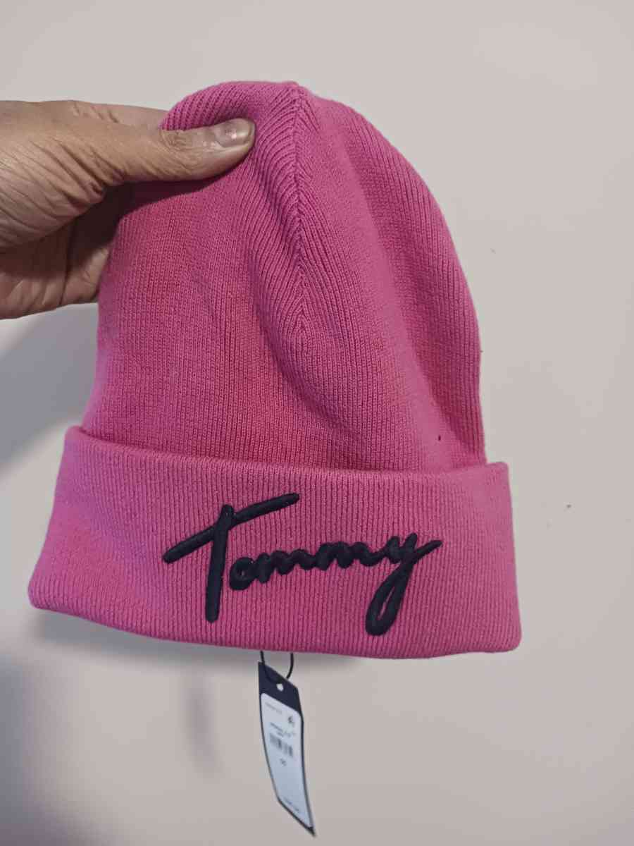 Tommy Hilfiger hat