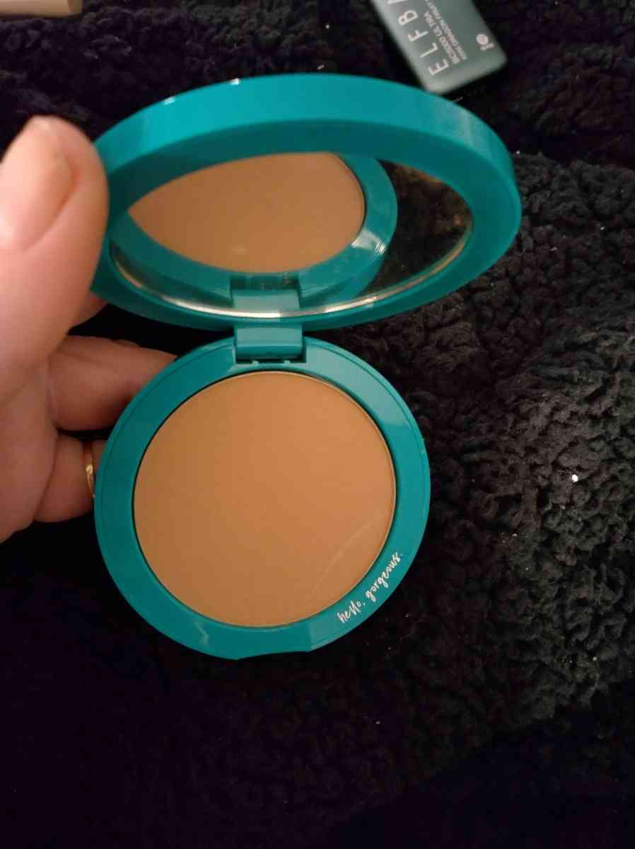 sun chaser thrive bronzing powder compact