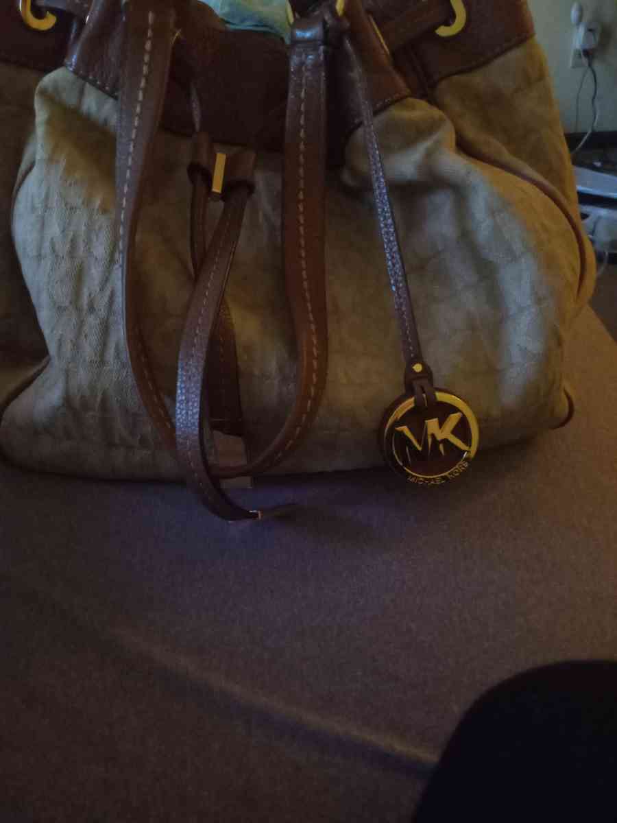 Michael korrs purse
