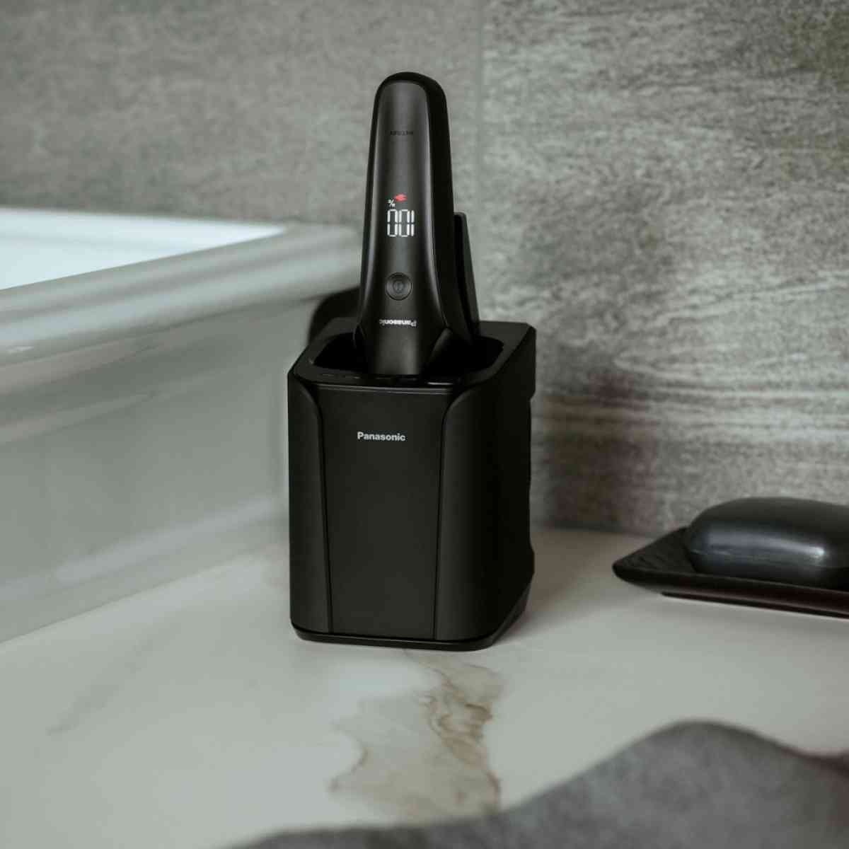 Panasonic Arc6 Shaver with self cleaning charging dock