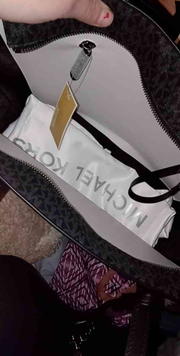 Michael kors LG EW Grab Tote brand new
