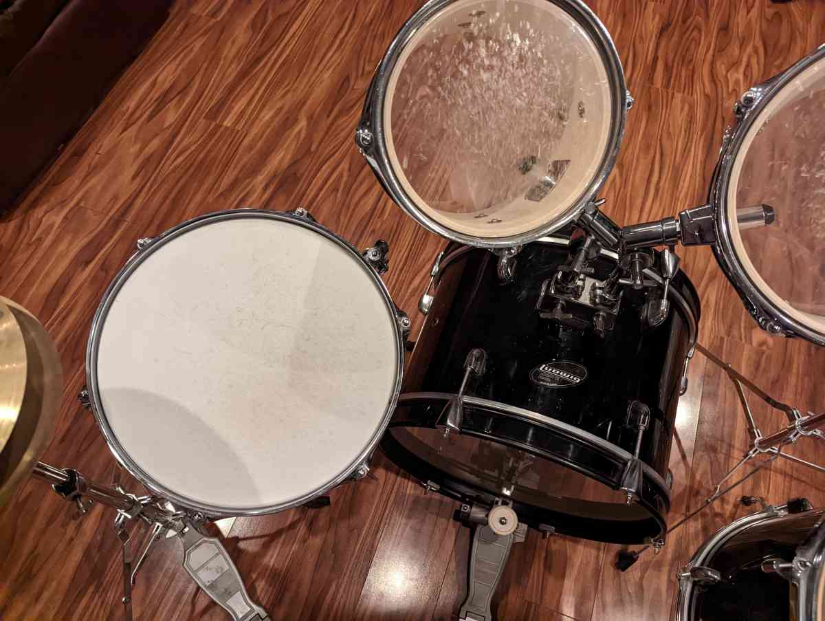 Ludwig Accent Cs Combo 5 piece Drumset with Throne