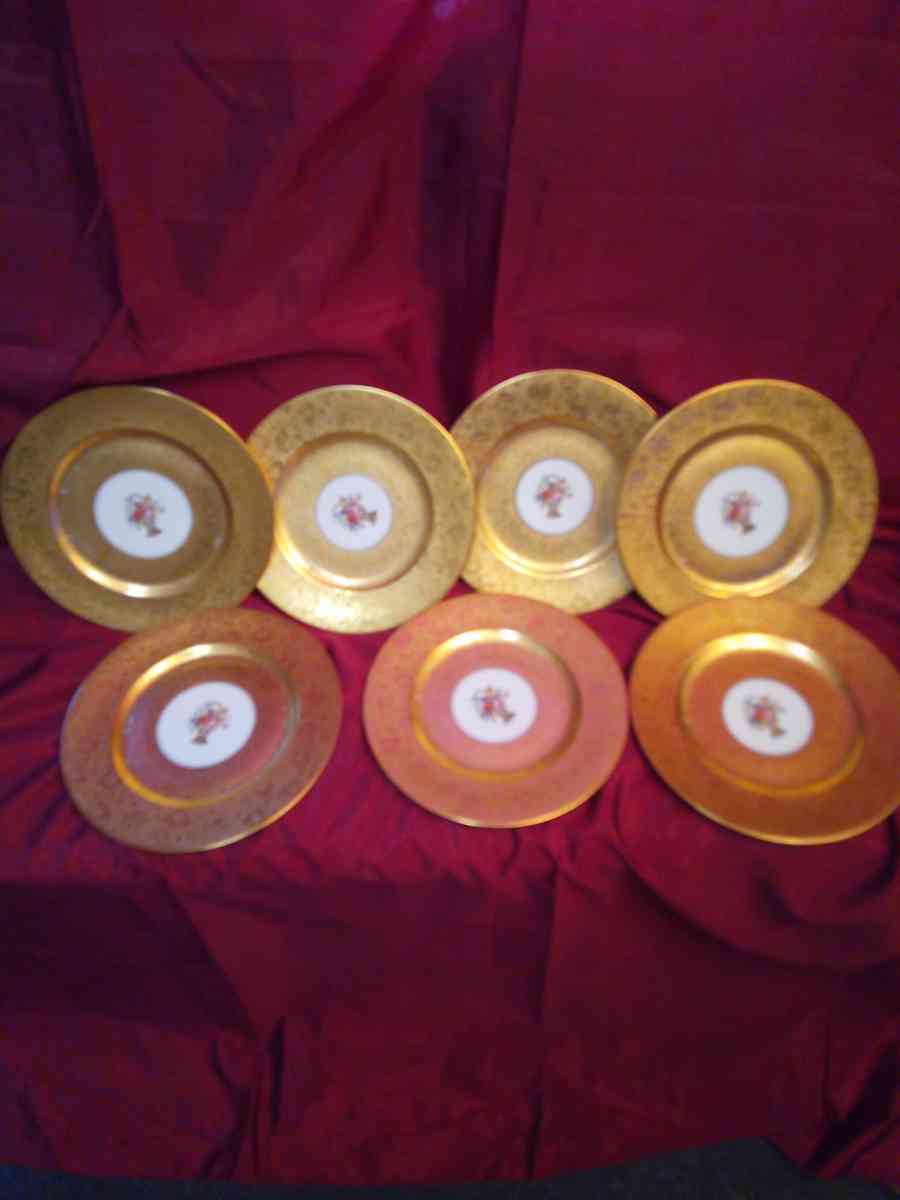 7 GOLD ANTIQUE CHINA PLATES