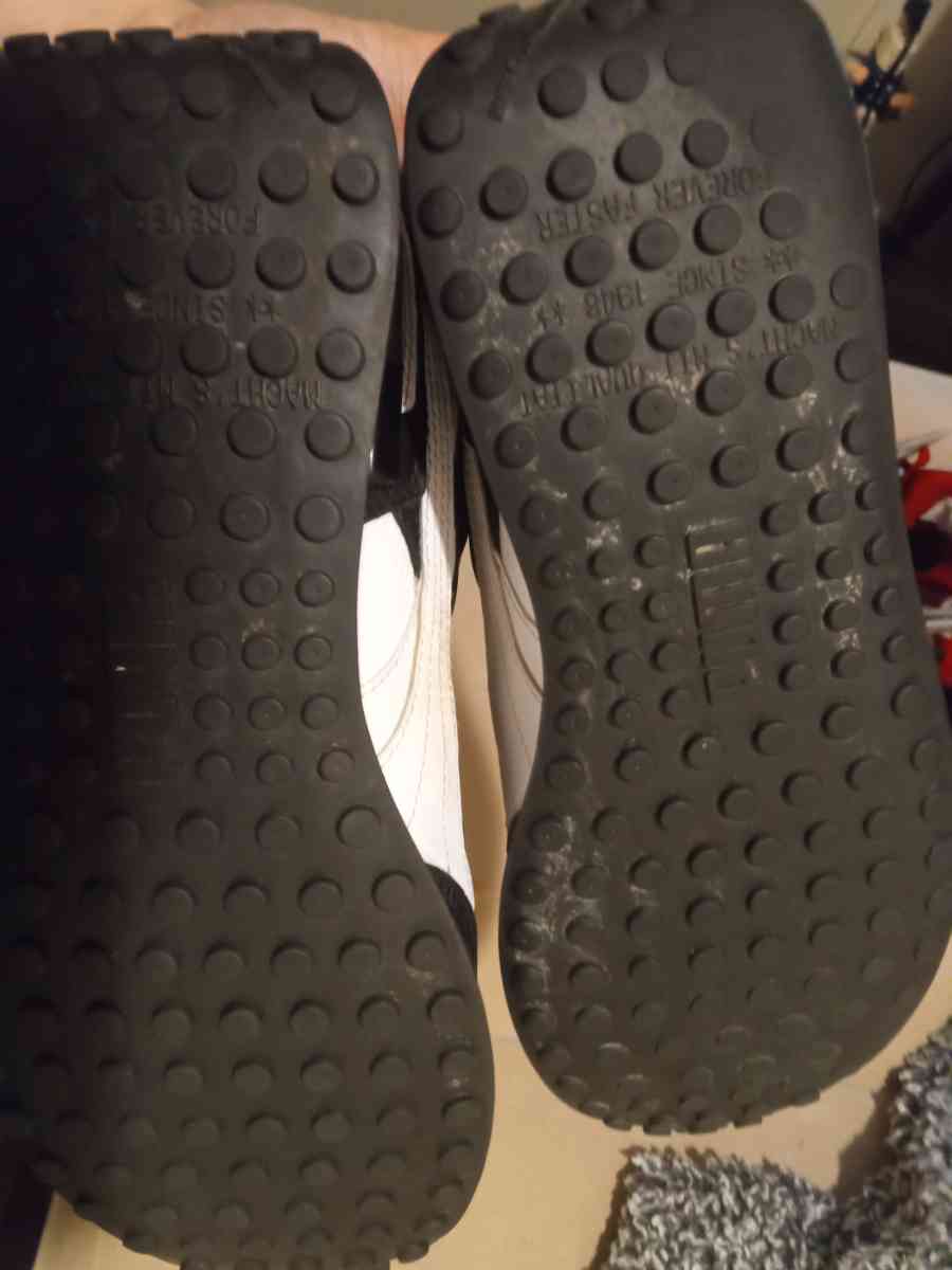 I want 15 for these pumas they are size 8