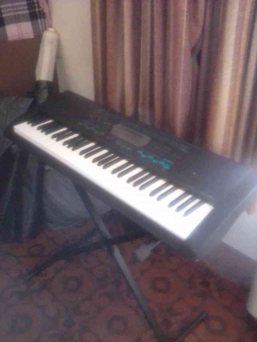 Casio CT2100 keyboard