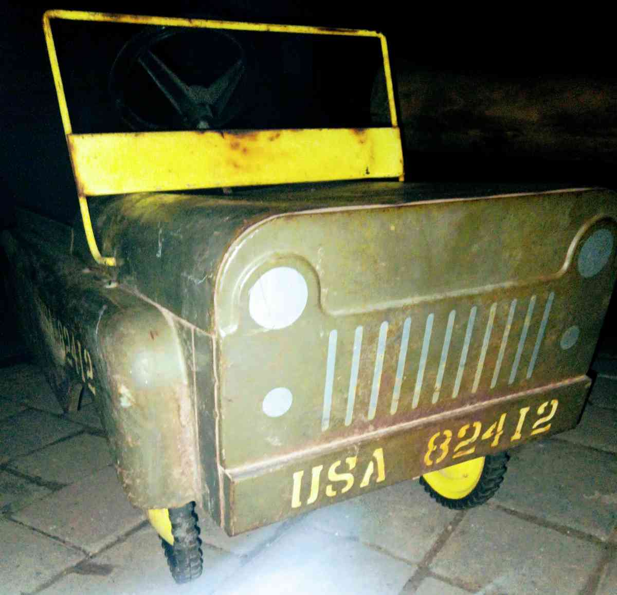 Vintage 1950s metal Military Jeep