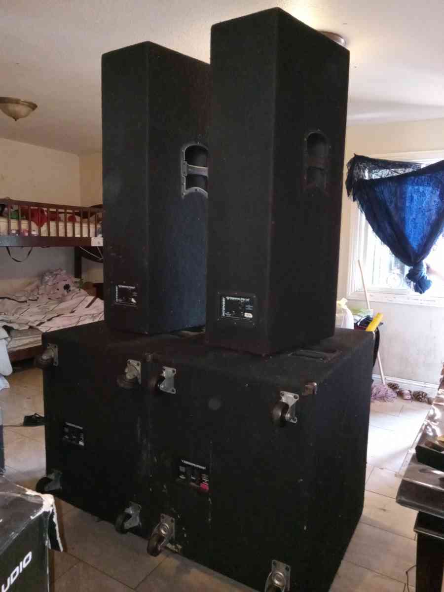 Estoy vendiendo sonido completo cerwin vega en 1350