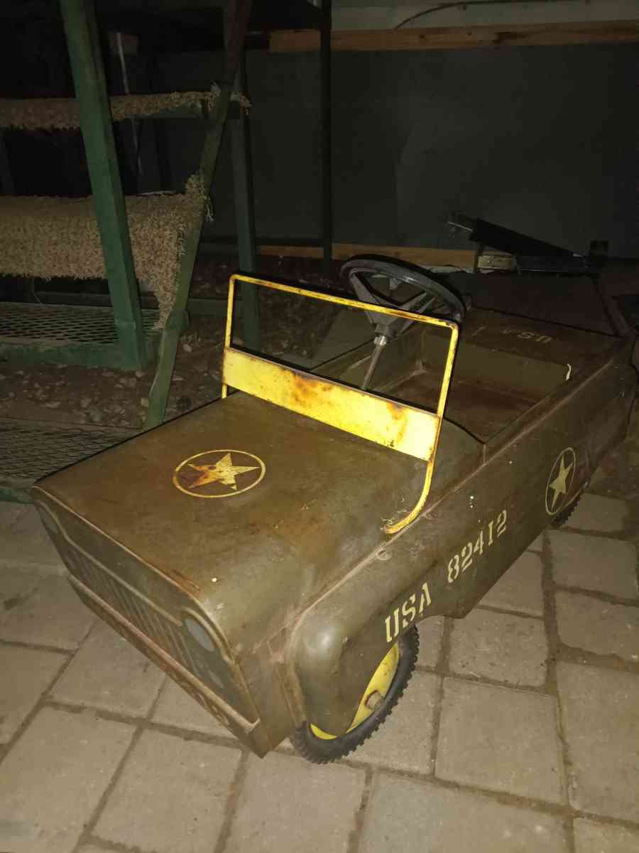 Vintage 1950s metal Military Jeep