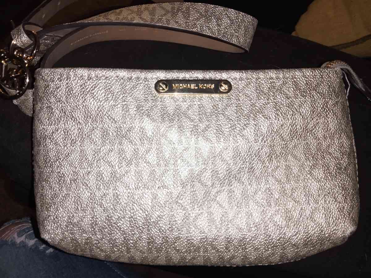 Micheal kors fanny pack purse