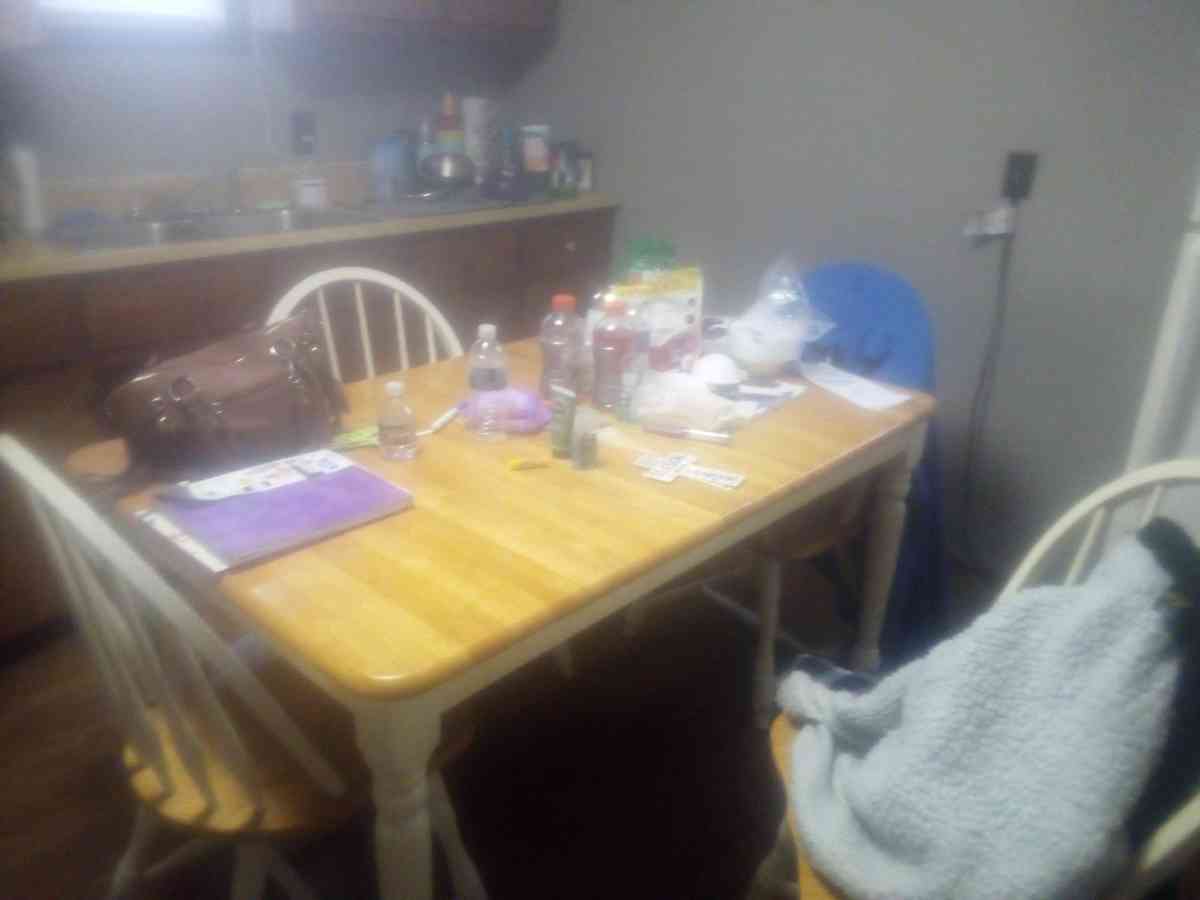Kitchen table and 6 Chairs